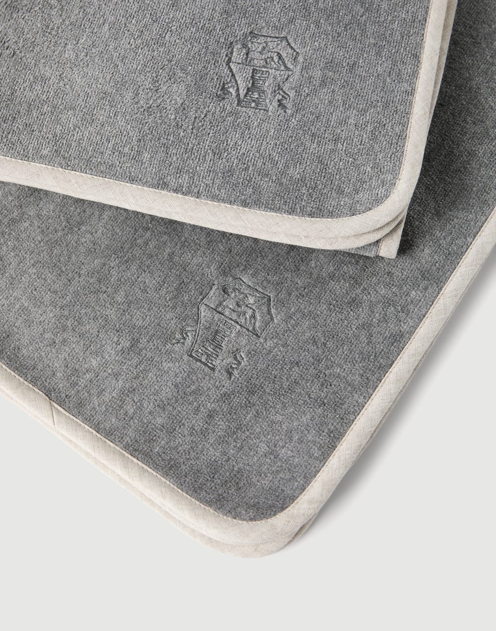 2-piece cotton terrycloth bath towel set with embroidery - Image 2