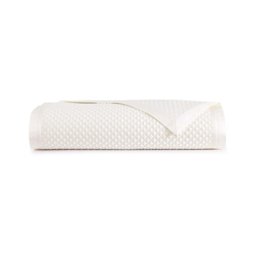 Yves Delorme Couture Bed path Adagio