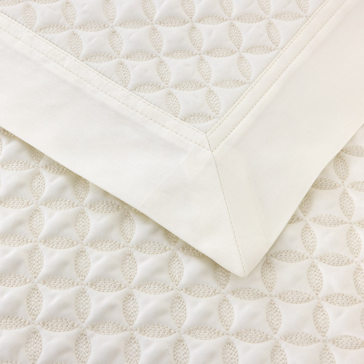 Yves Delorme Couture Bed path Adagio - Image 2