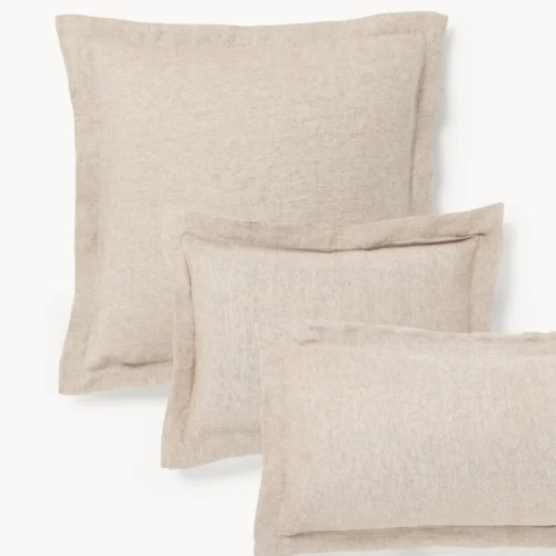 LinnaLinen cushion cover with piping